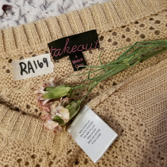🌻🌺🌻TAKEOUT KNIT SWEATER!! - Picture 4 of 5